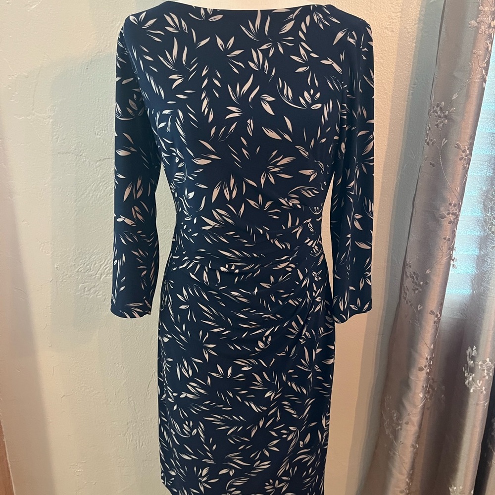Lauren Ralph Lauren Size 6 Navy Leaf Pattern Ruched Sheath Dress